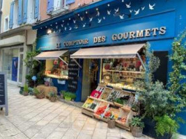 Le Comptoir des Gourmets food