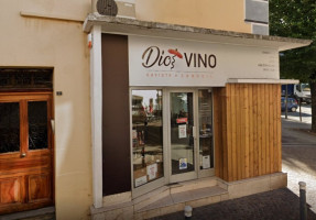 Diotvino outside