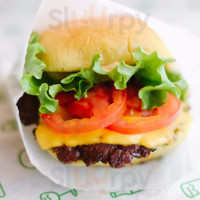 Shake Shack Livingston At The Circle food