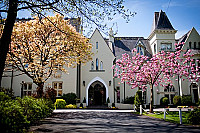 Clarkes At Glen-yr-afon House outside