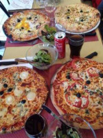 Pizzeria Mila food