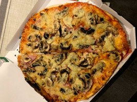 Pizza Du Plateau food