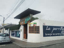 La Parrilla Del Che outside