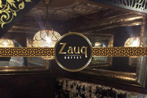 Zauq Buffet inside