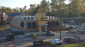 Buffalo Wild Wings outside