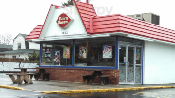 Dairy Queen outside