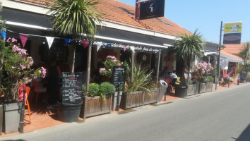 La Bodega Soulac Sur Mer inside