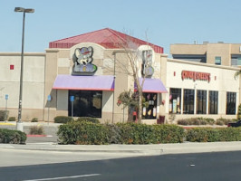 Chuck E. Cheese outside