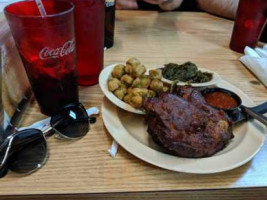 Hickory House Bbq food