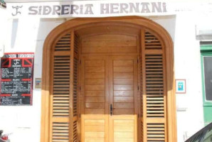 Cidrerie Hernani outside