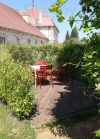 La Table Des Jardins inside