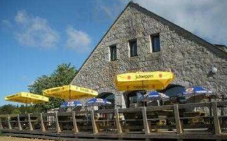 Restaurant Du Mas De La Barque outside