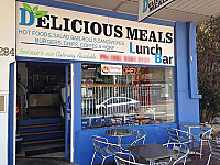 Delicious Meals Lunchbar inside