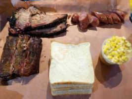 B-daddy's Bbq food