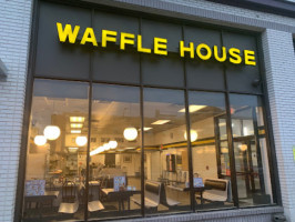 Waffle House inside