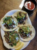 Ede's Taco Shop food