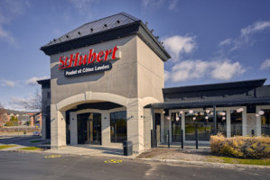 Restaurants St-hubert (rotisserie) outside