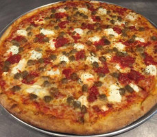 Italian Gator Pizza food