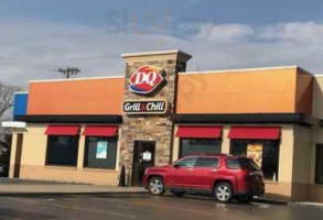 Dairy Queen Grill Chill outside