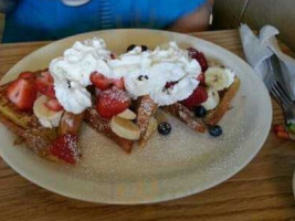 Lincolns Landing food