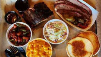 R&r Smokehouse food