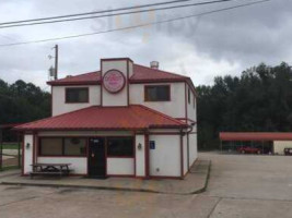 The Donut Shoppe outside