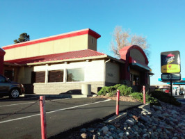 Pizza Hut outside