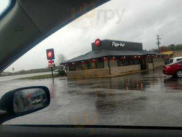 Pizza Hut outside