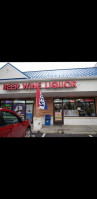 Gateway Liquors outside