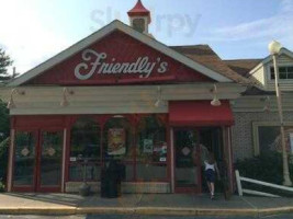 Friendly's inside