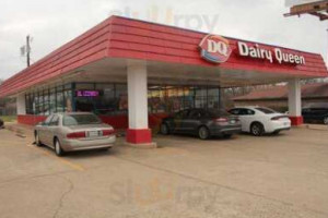 Dairy Queen outside