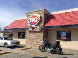 Dairy Queen Grill Chill outside