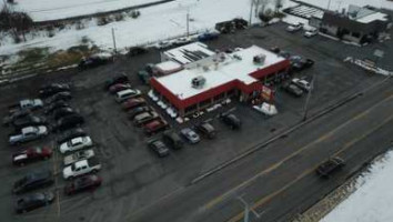 Schnecksville Diner outside