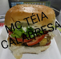 Mc TÉia Burger's food