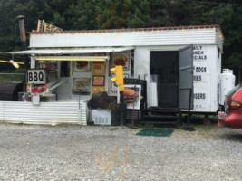 Mayberry Station Grill Market outside