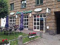 Slottsskogens Pizzeria inside