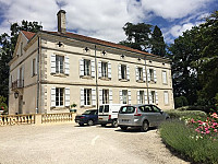 Manoir De Saint Jean outside