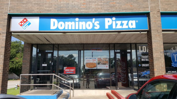 Domino's Pizza outside