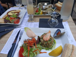 Le Yacht Café food