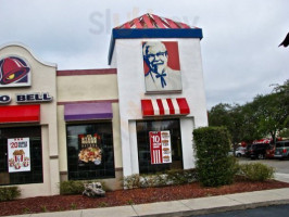 KFC/Taco Bell inside