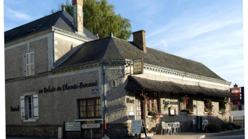 Relais Du Plessis-Bourre food