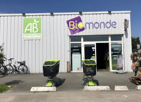 Biomonde outside