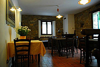 La Pieve Del Picchio inside