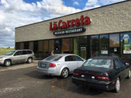 La Carreta outside