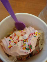 O-yo Frozen Yogurt food