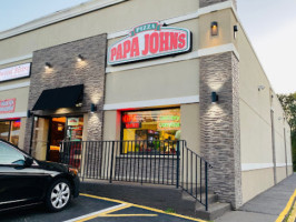 Papa John's Pizza outside