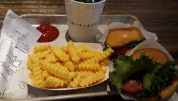 Shake Shack Seaport food