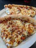 Minsky's Pizza food