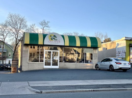 Scotts' Jamaican Bakery Main Street Branch outside