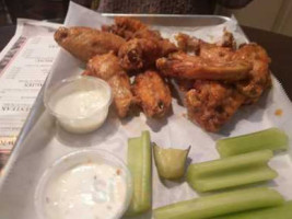 Wings On Main food